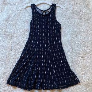 Women’s black and white Aztec pattern dress with keyhole back